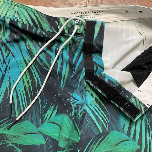 American Eagle Outfitters Men’s Large L Swim Trunks Unlined Tropical Beach Green - Picture 2 of 9
